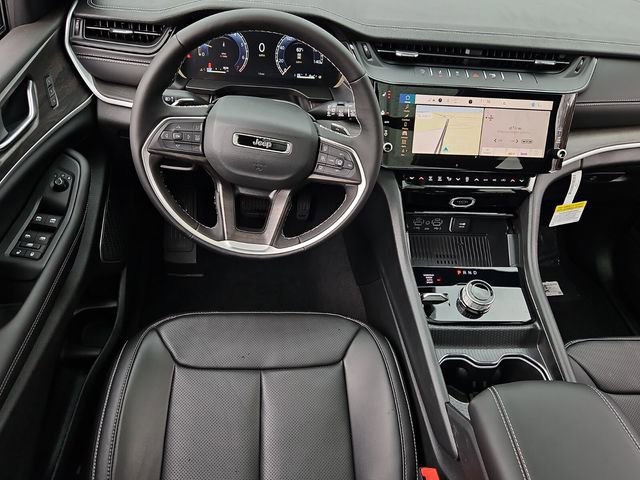 New 2026 Jeep Grand Cherokee Limited w/ Luxury Tech Group II AWD/4WD image 12