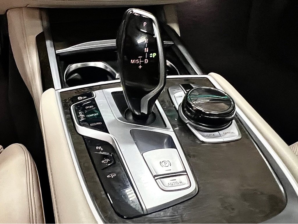 Used 2016 BMW 740i RWD image 25