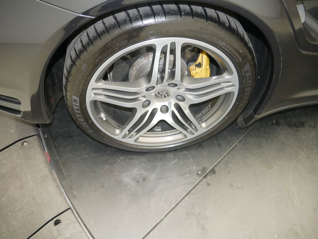 Used 2009 Porsche 911 Turbo AWD/4WD image 16