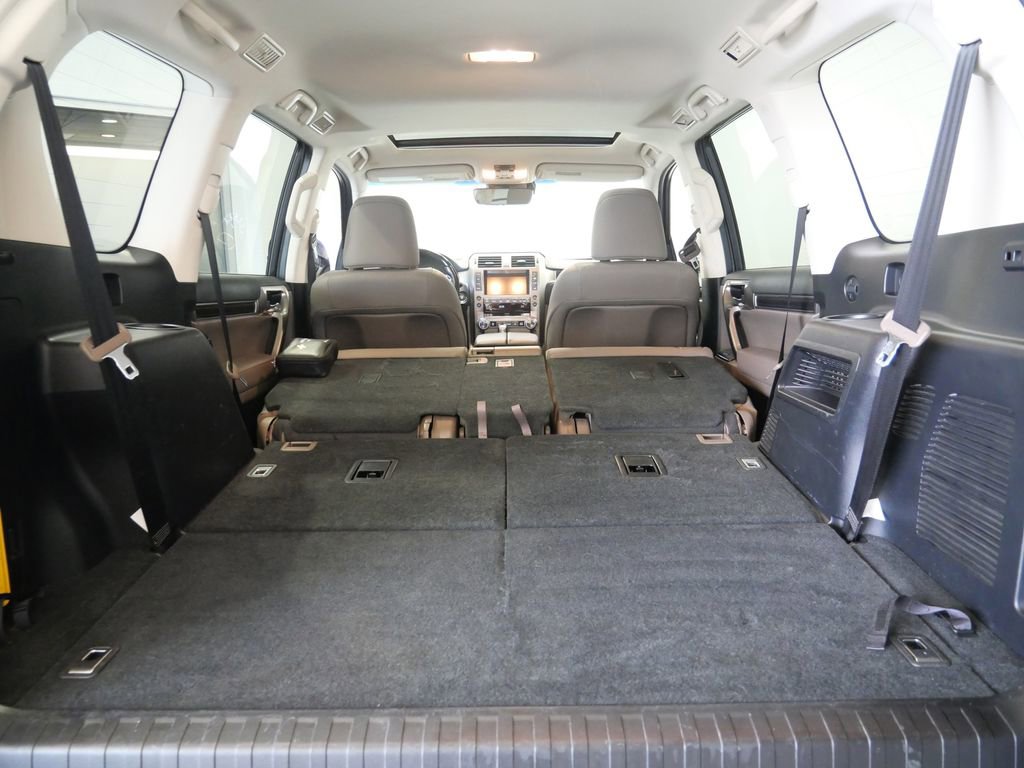 Used 2021 Lexus GX 460 Premium w/ Premium Package image 30