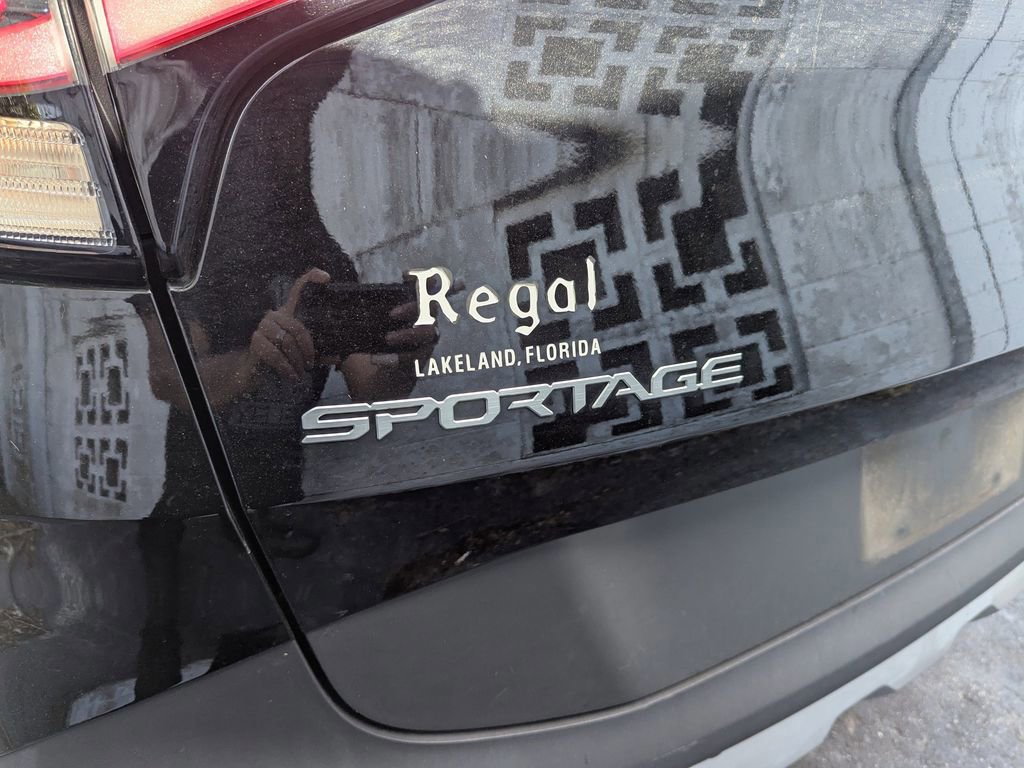 Used 2023 Kia Sportage EX image 7