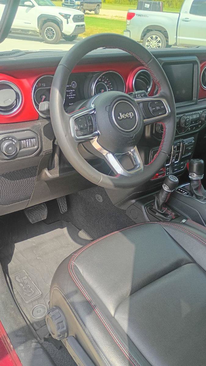 Used 2021 Jeep Wrangler Unlimited Rubicon AWD/4WD image 11