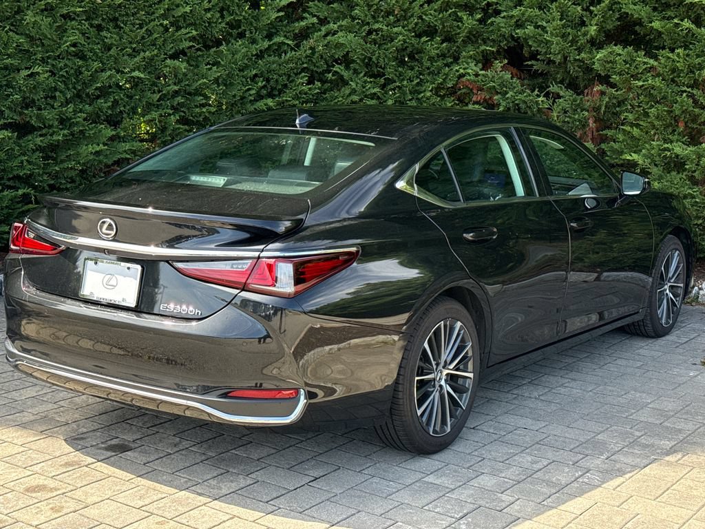 Used 2023 Lexus ES 300h w/ Premium Package FWD image 6
