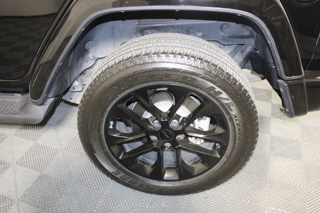 Used 2023 Jeep Wrangler Altitude image 22