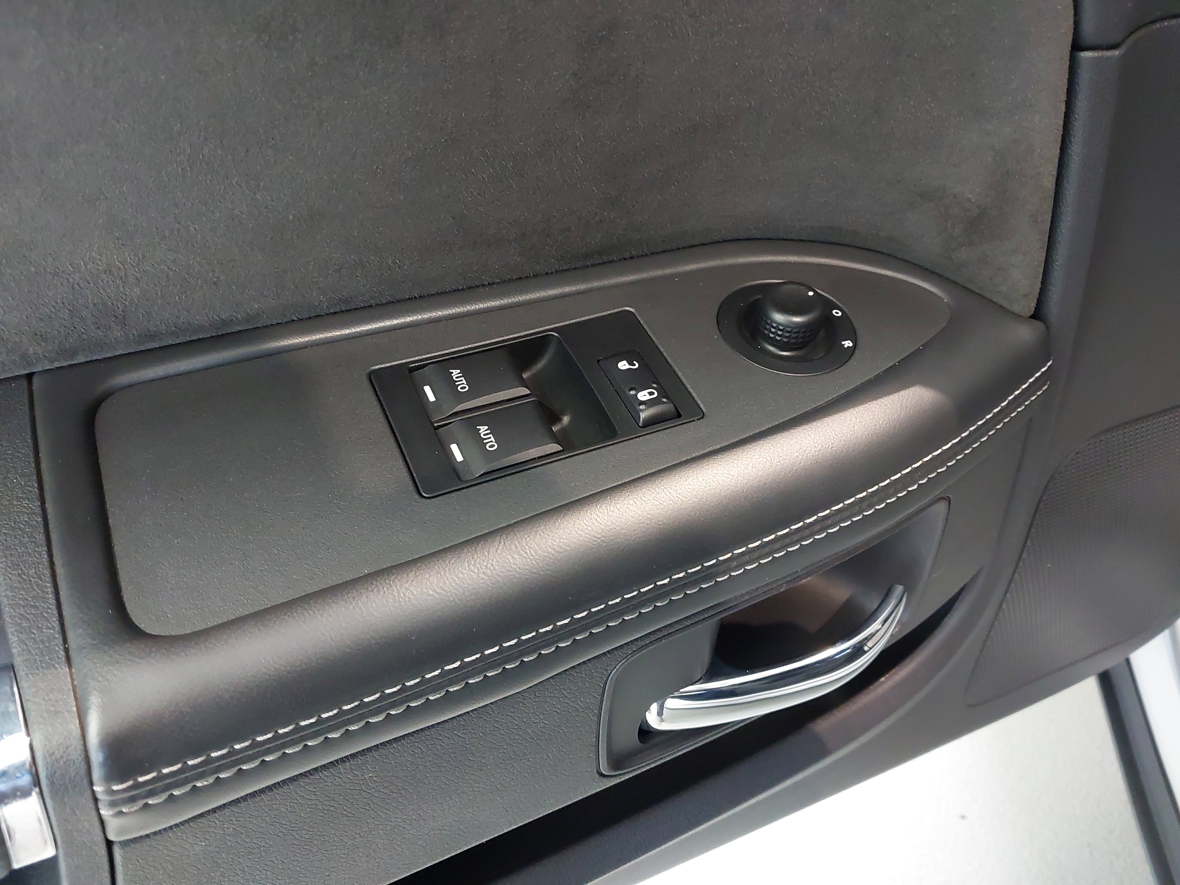 Used 2008 Dodge Challenger SRT8 RWD image 26
