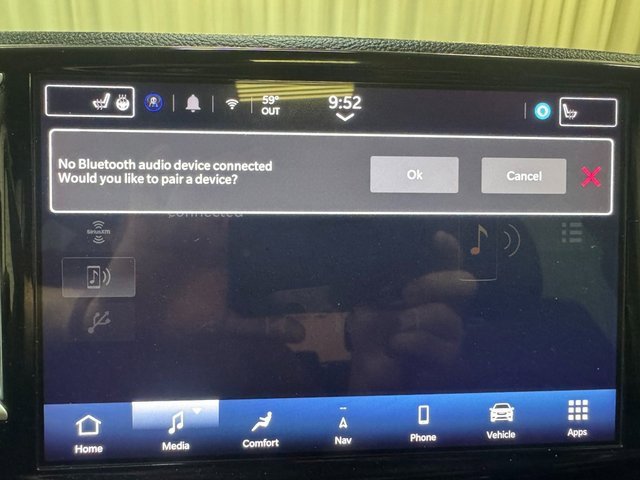 Used 2024 Chrysler Pacifica Limited image 24