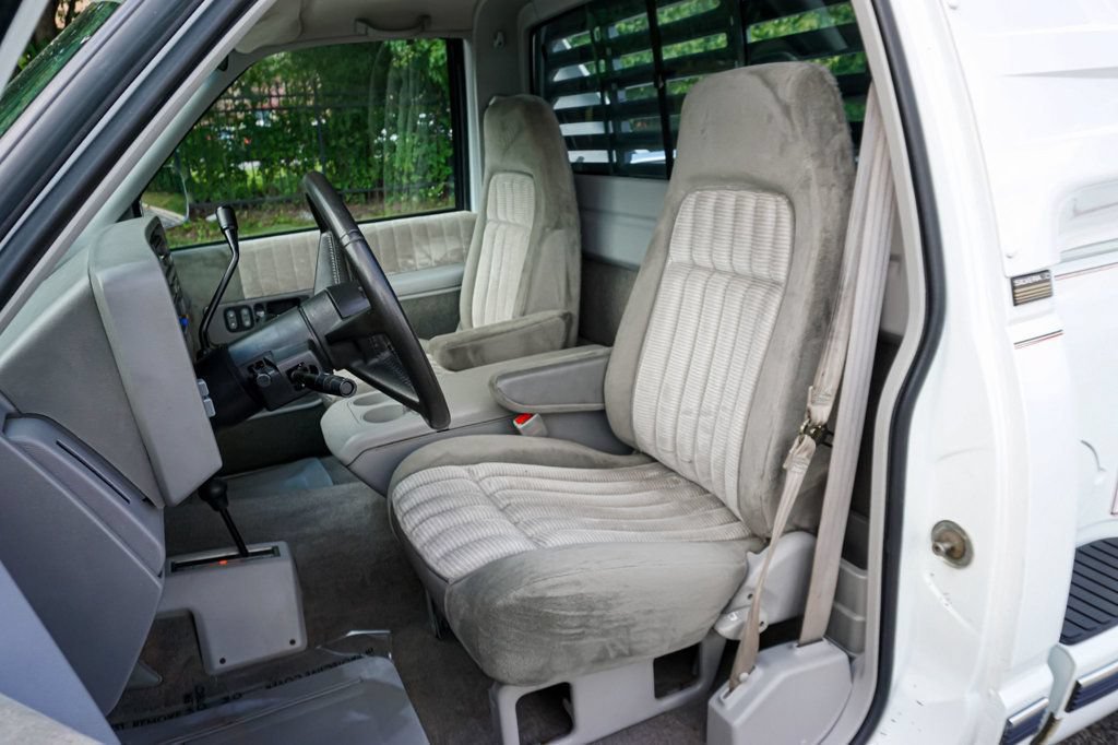 Used 1992 Chevrolet Silverado 1500 4x4 Regular Cab image 9
