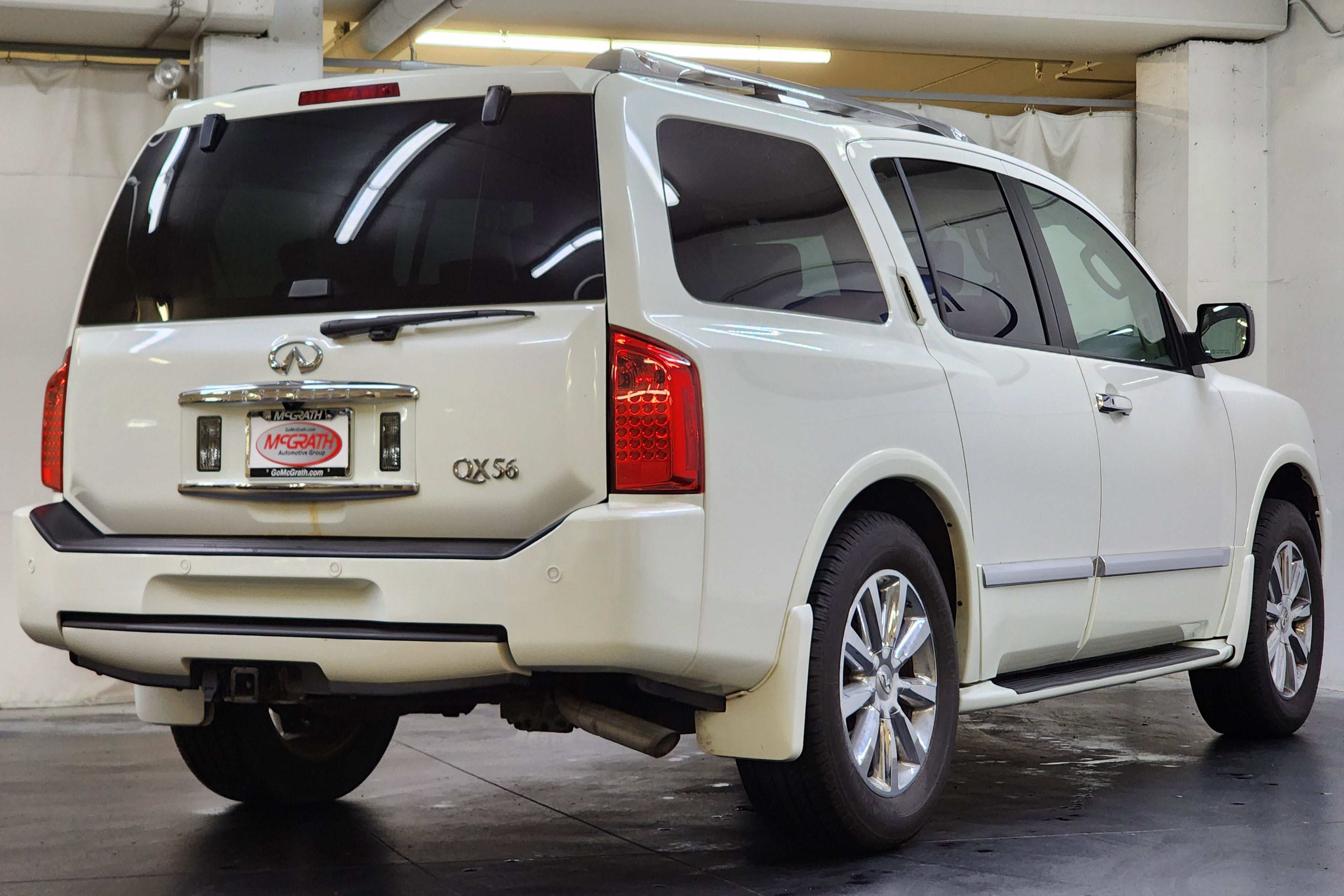 Used 2010 INFINITI QX56 4WD image 5