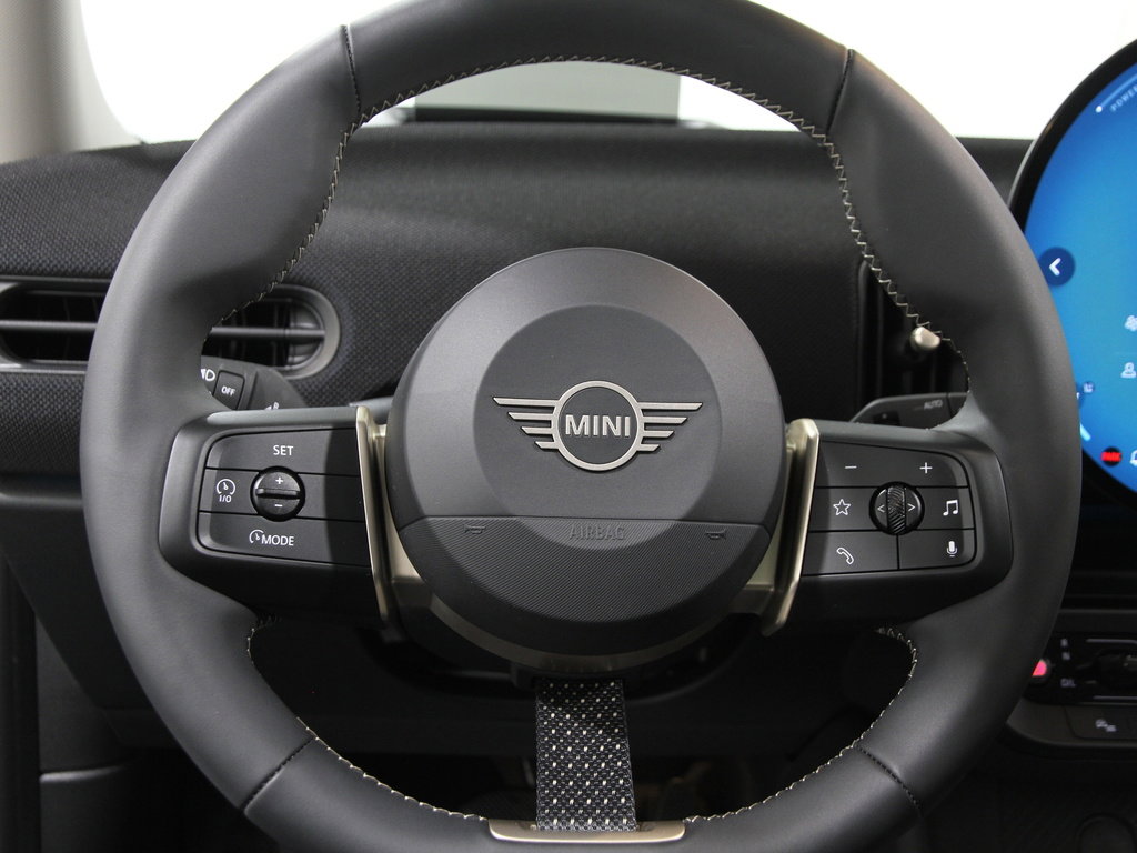 Certified 2025 MINI Cooper S image 7