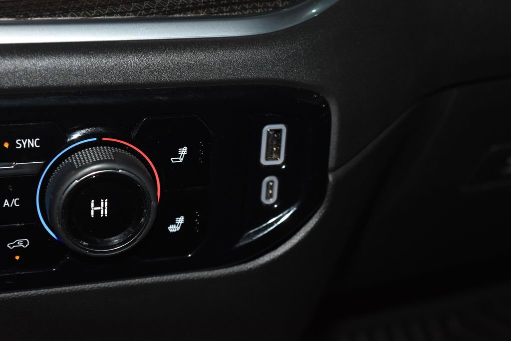 Used 2025 Chevrolet Silverado 1500 LT image 14