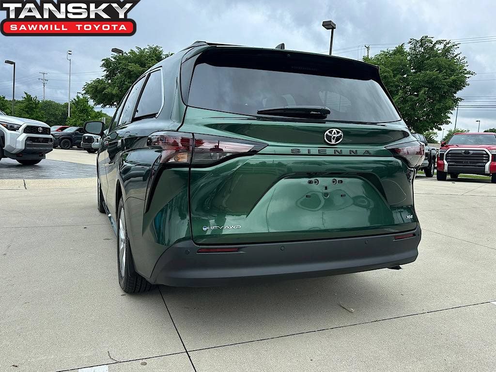 New 2026 Toyota Sienna XLE AWD/4WD video 1