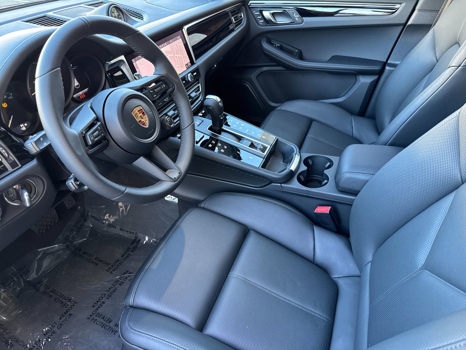 New 2026 Porsche Macan Turbo AWD/4WD image 4