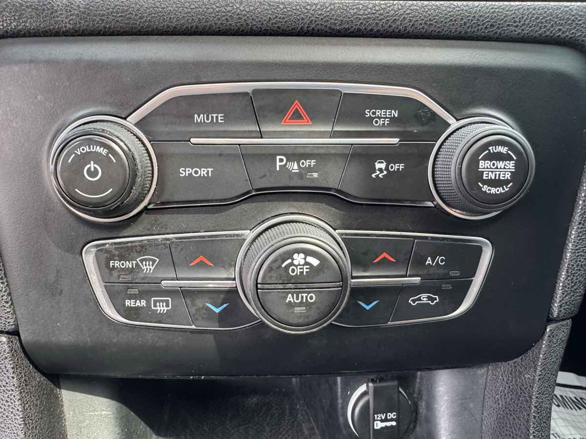 Used 2017 Dodge Charger R/T w/ Driver Confidence Group RWD image 17