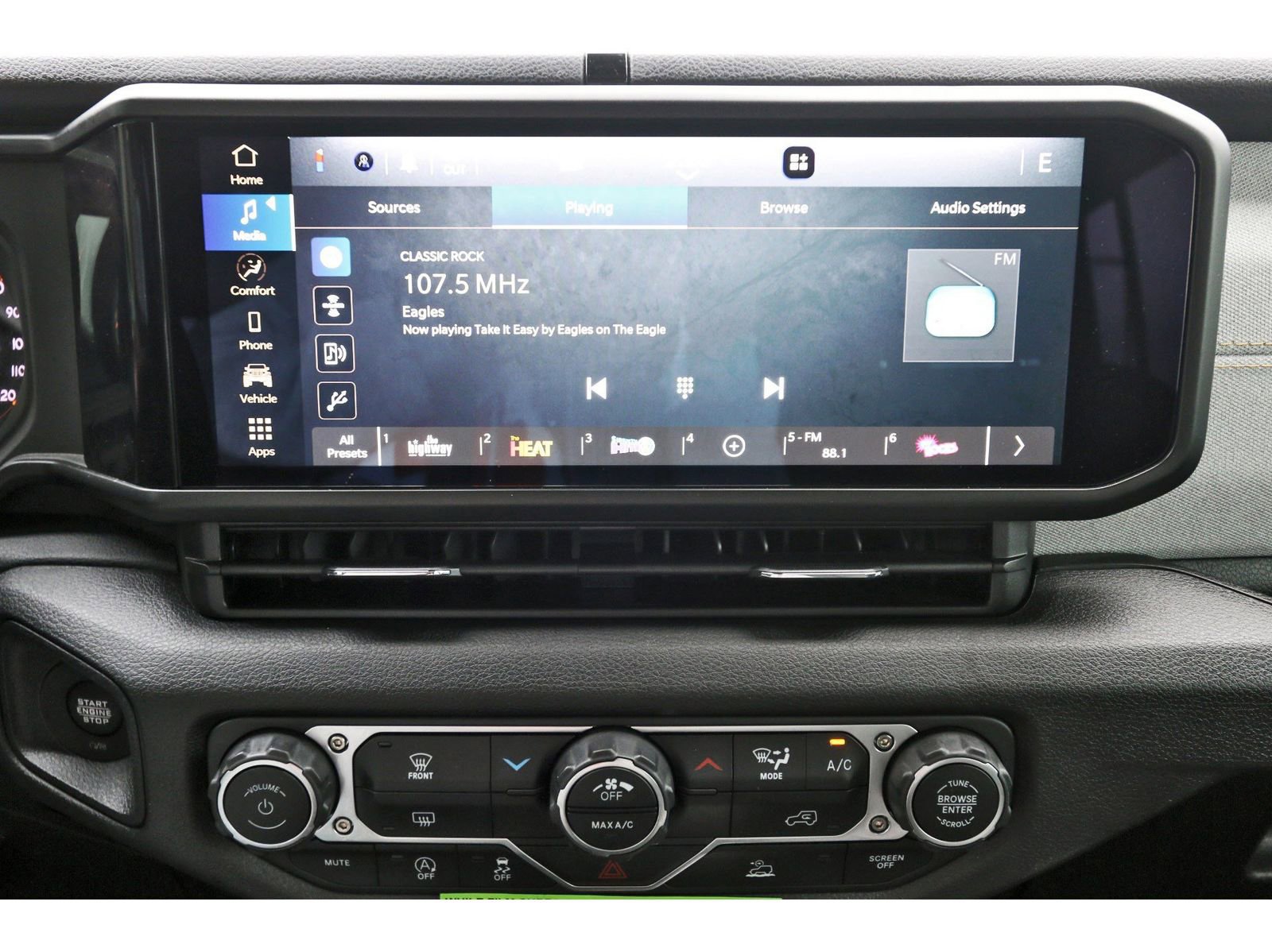 Used 2024 Jeep Wrangler Sport S image 24