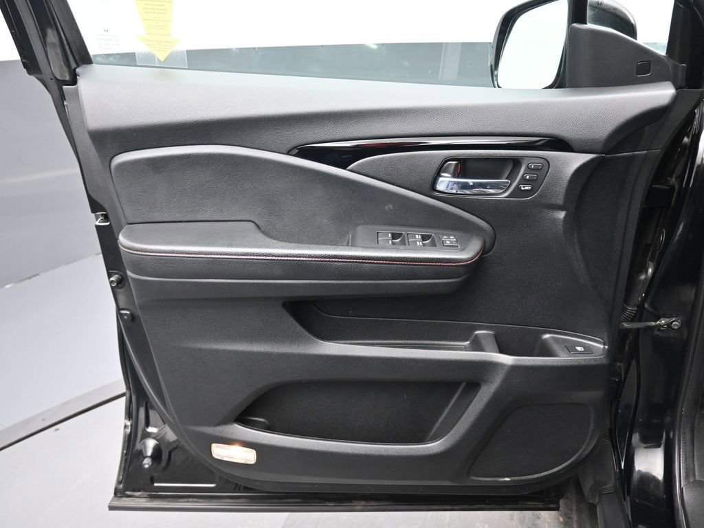 Used 2021 Honda Ridgeline Black Edition image 9