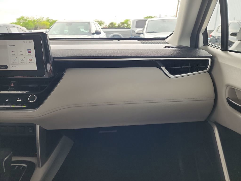 Used 2023 Toyota Corolla Cross LE image 20