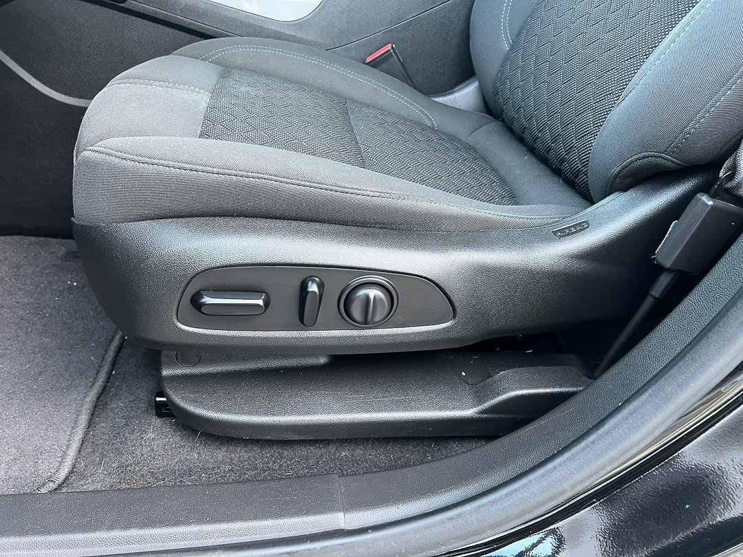 Used 2020 Chevrolet Blazer LT image 14