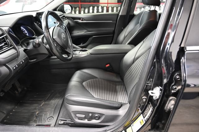 Used 2022 Toyota Camry SE image 10