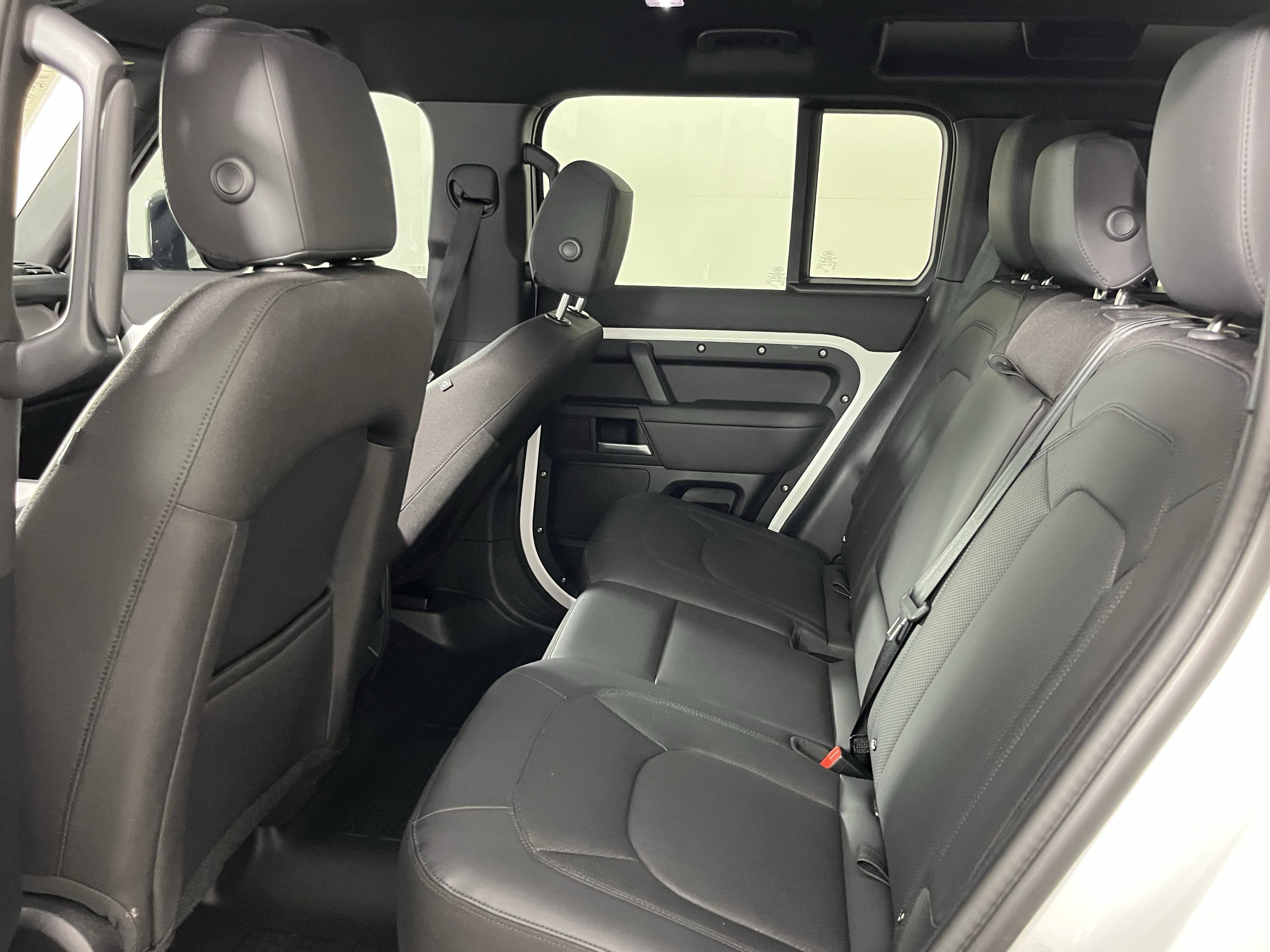 Used 2025 Land Rover Defender 110 S AWD/4WD image 13