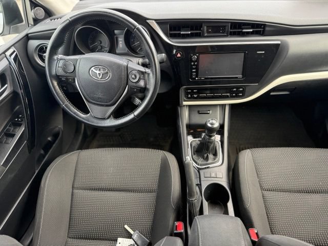Used 2018 Toyota Corolla iM w/ All-Weather Mat Package FWD image 9