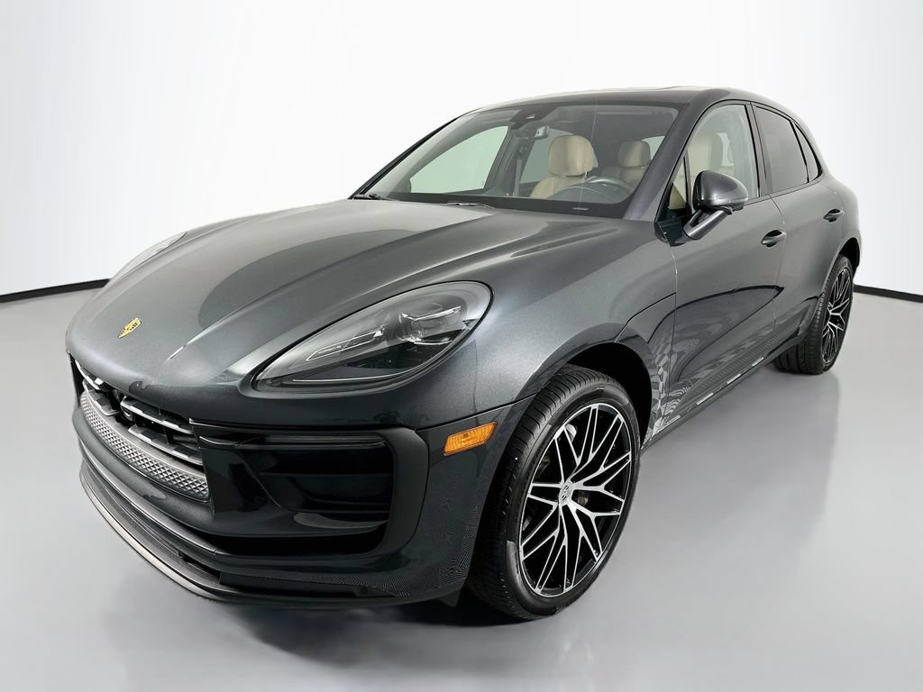 Certified 2026 Porsche Macan AWD/4WD image 1