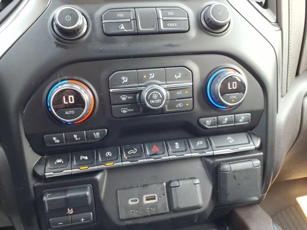 Used 2021 Chevrolet Silverado 1500 LTZ w/ Technology Package AWD/4WD image 23
