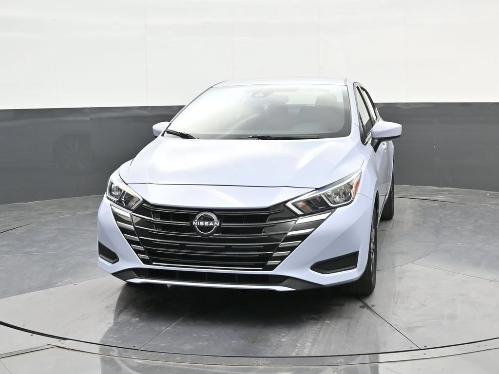Used 2024 Nissan Versa SV FWD image 3