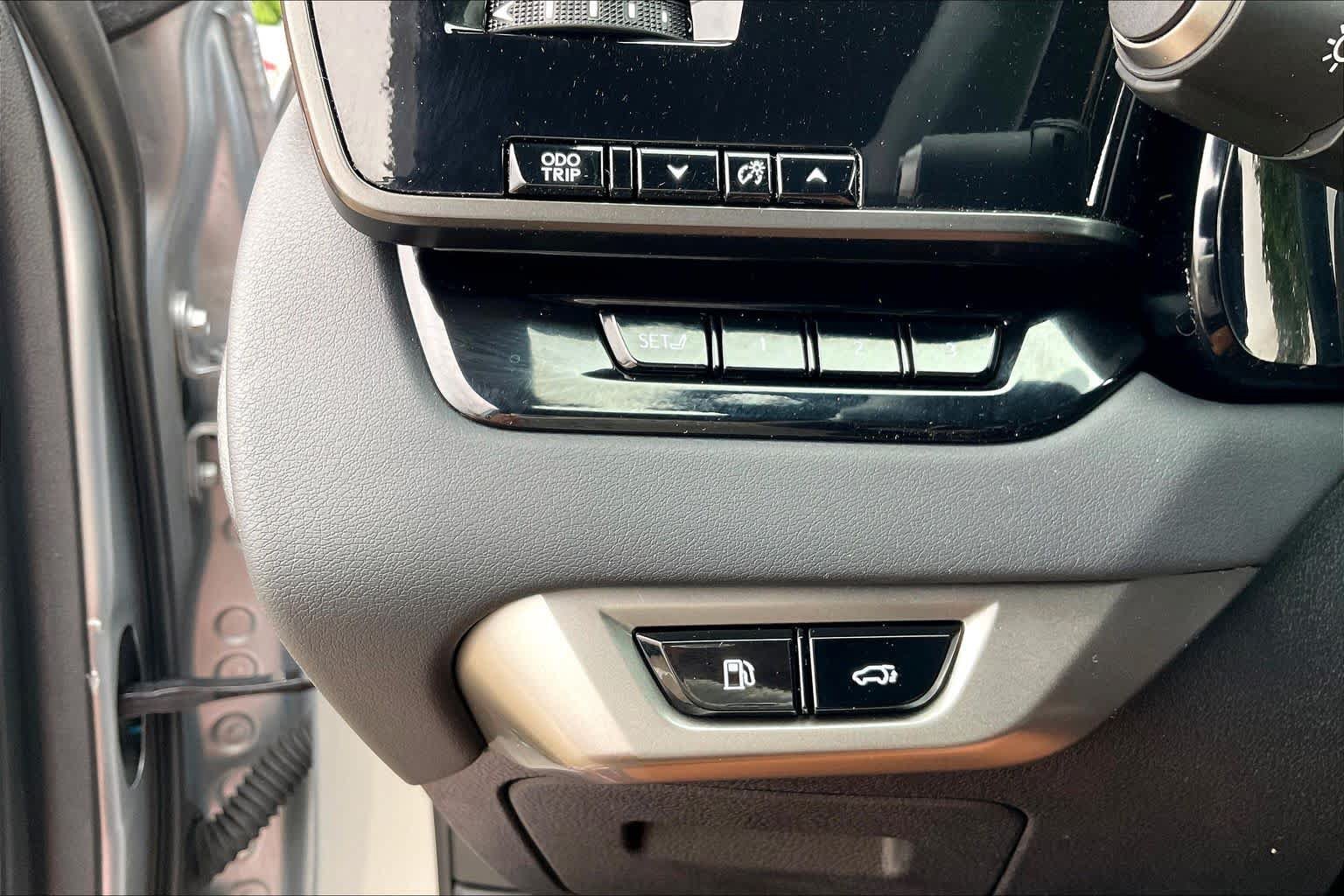 Used 2024 Lexus RX 350 Premium w/ Accessory Package (Z1) FWD image 33