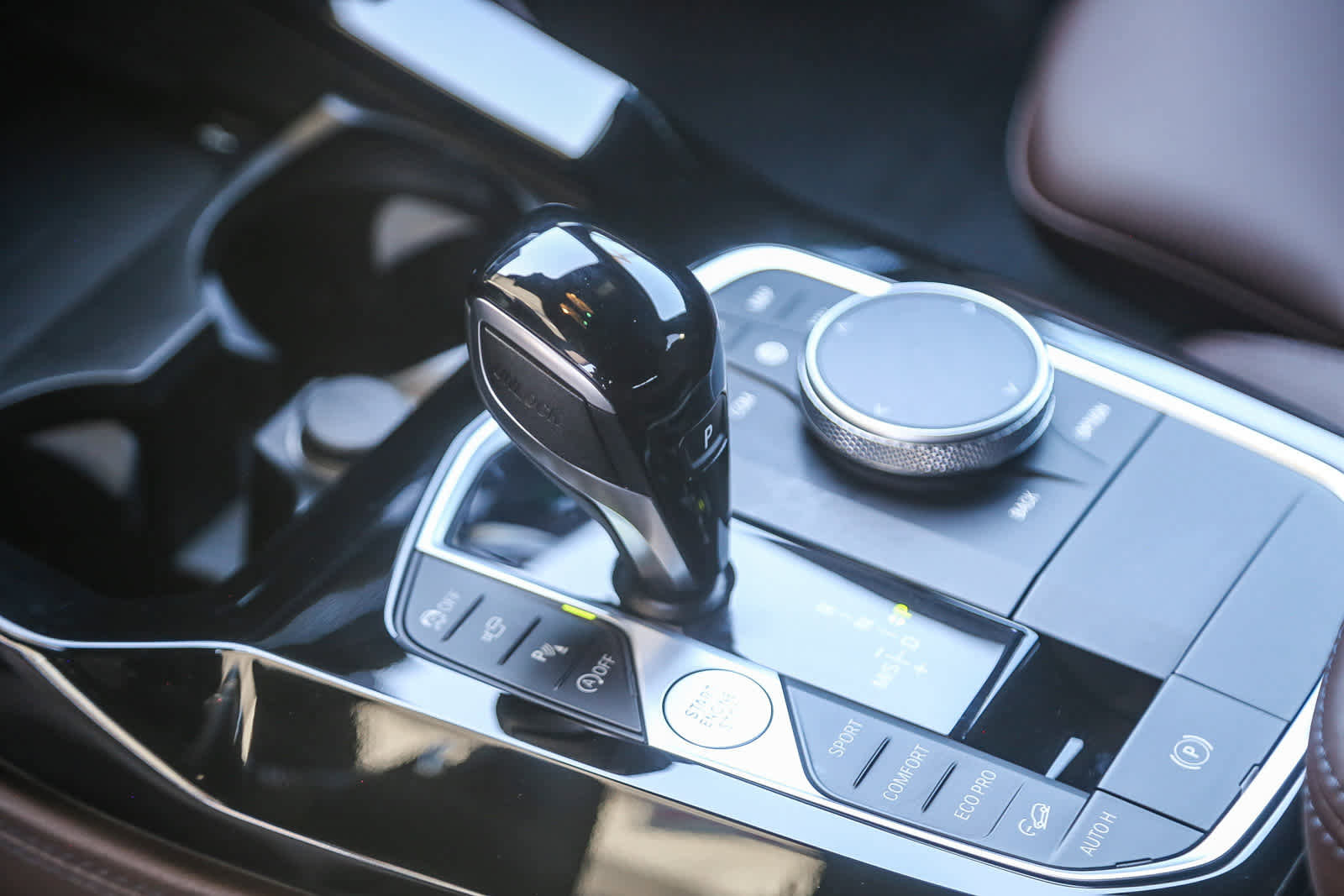 Used 2025 BMW X4 xDrive30i w/ Premium Package image 16