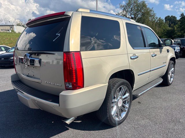 Used 2012 Cadillac Escalade Luxury AWD/4WD image 8