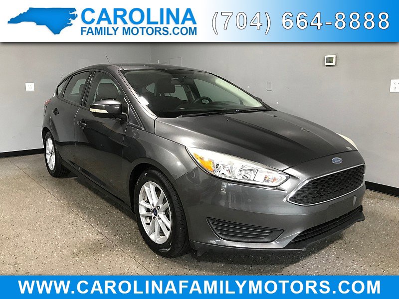 Used 2017 Ford Focus SE image 1