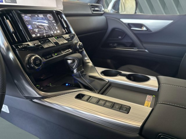 Certified 2026 Lexus LX 600 F Sport w/ Accessory Package (Z1) image 25