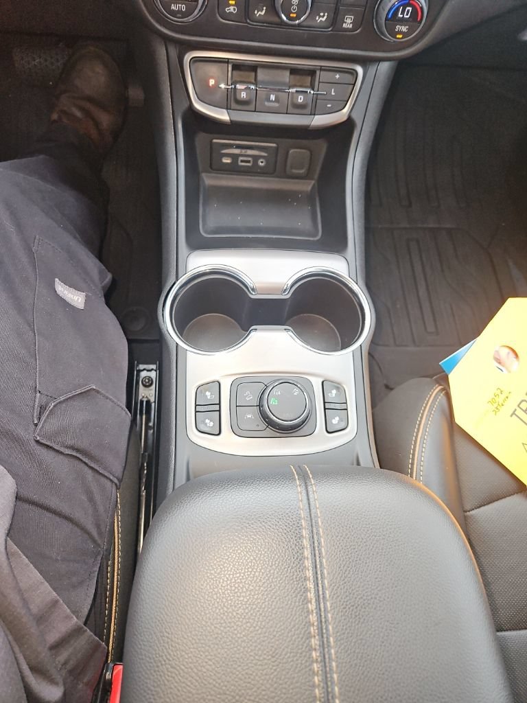 Used 2023 GMC Terrain AT4 w/ LPO, Floor Liner Package AWD/4WD image 18