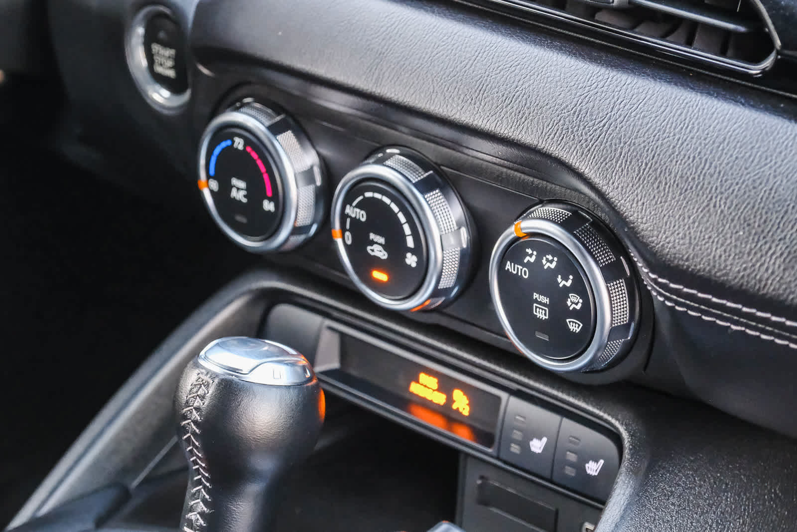 Used 2024 MAZDA MX-5 Miata Grand Touring w/ Weather Package RWD image 14