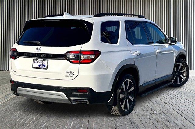Used 2023 Honda Pilot Elite image 2