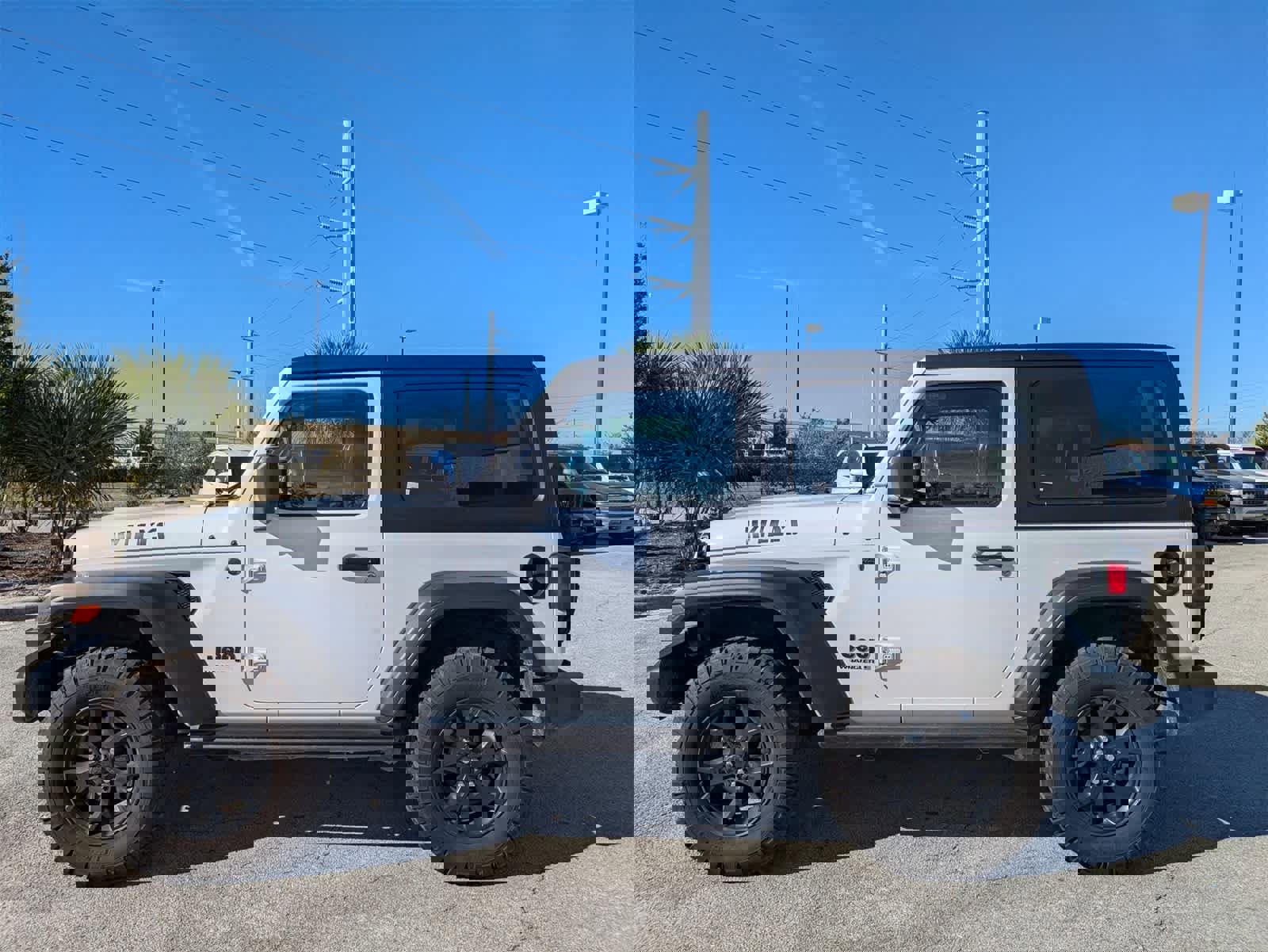 Used 2023 Jeep Wrangler Sport image 7