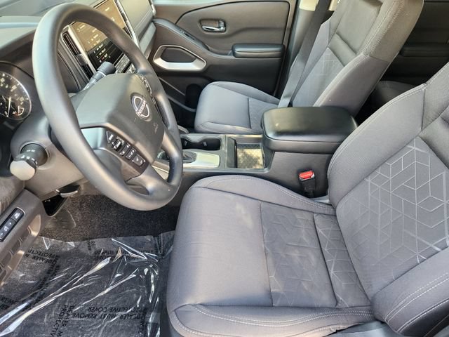 Used 2025 Nissan Frontier SV RWD image 4