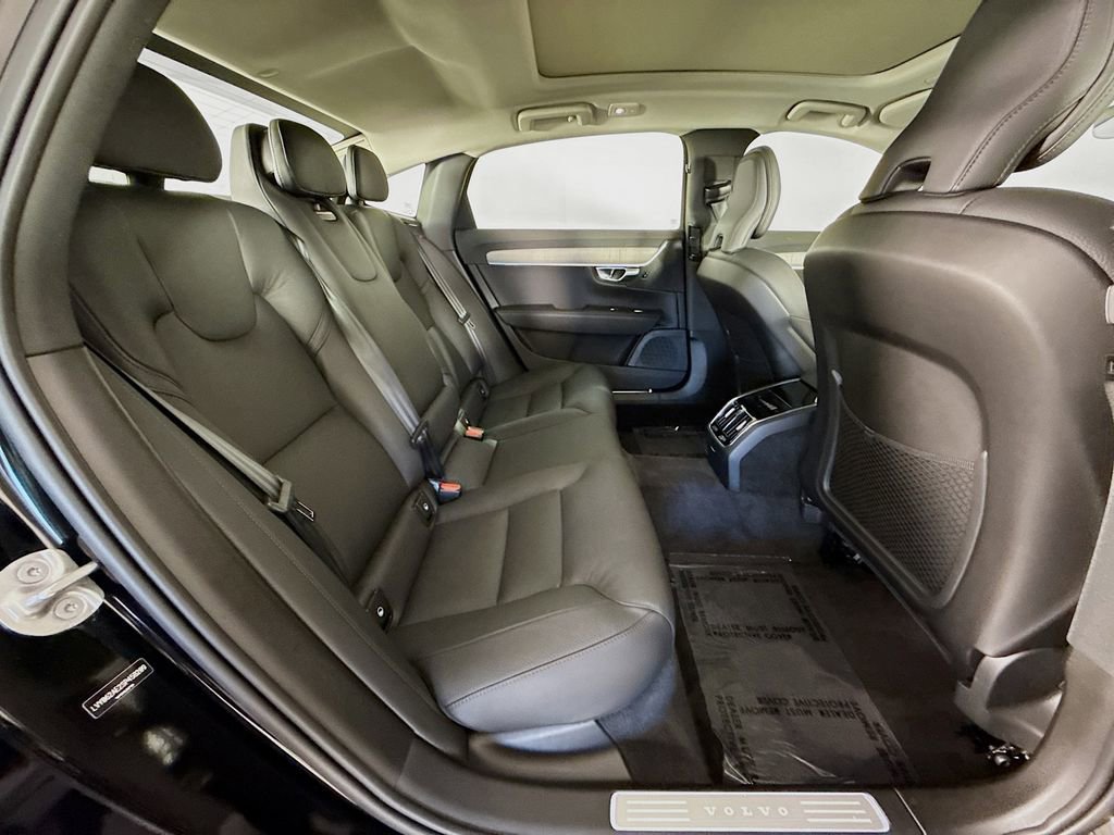 Certified 2025 Volvo S90 B6 Plus AWD/4WD image 29