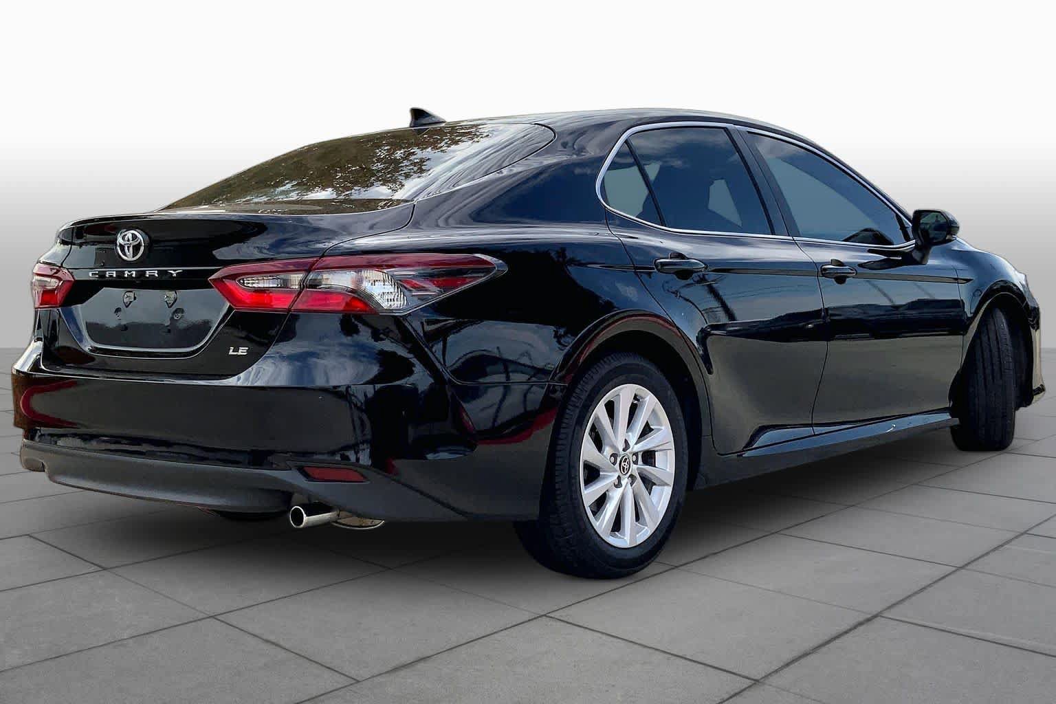 Used 2024 Toyota Camry LE w/ Convenience Package FWD image 13