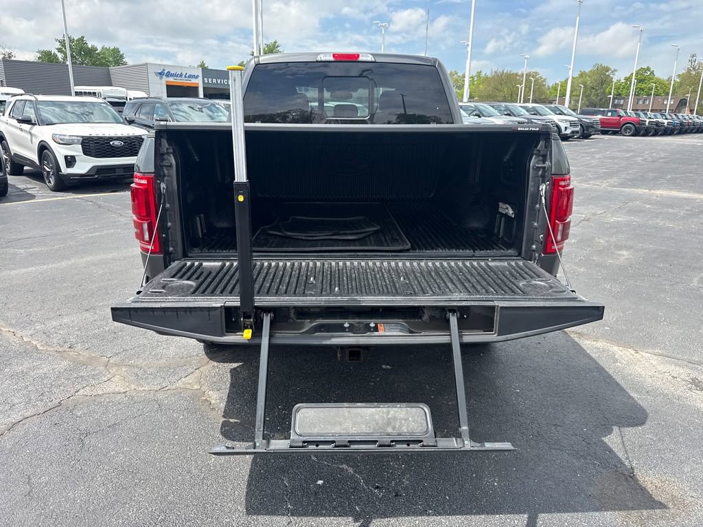 Used 2015 Ford F150 Platinum w/ Equipment Group 701A Luxury AWD/4WD image 9