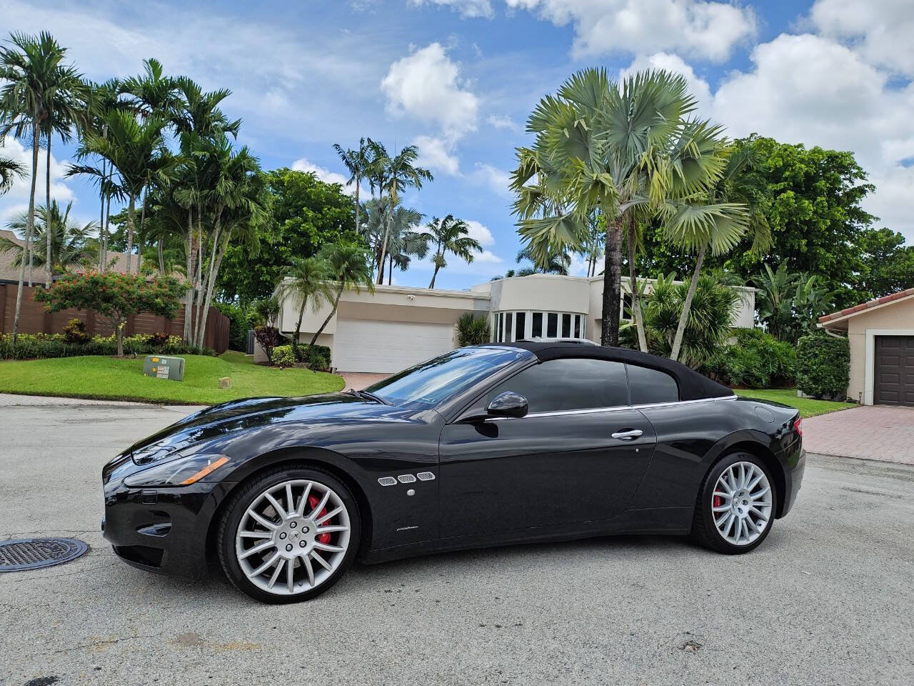 Used 2015 Maserati GranTurismo Convertible RWD image 6