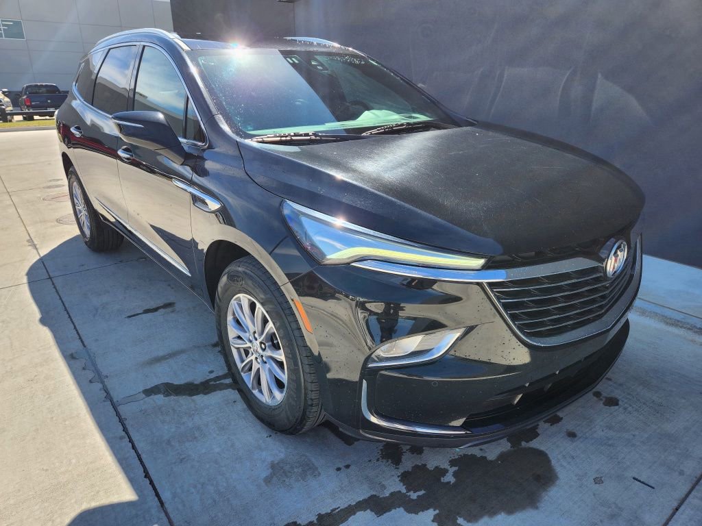 Used 2024 Buick Enclave Premium image 3