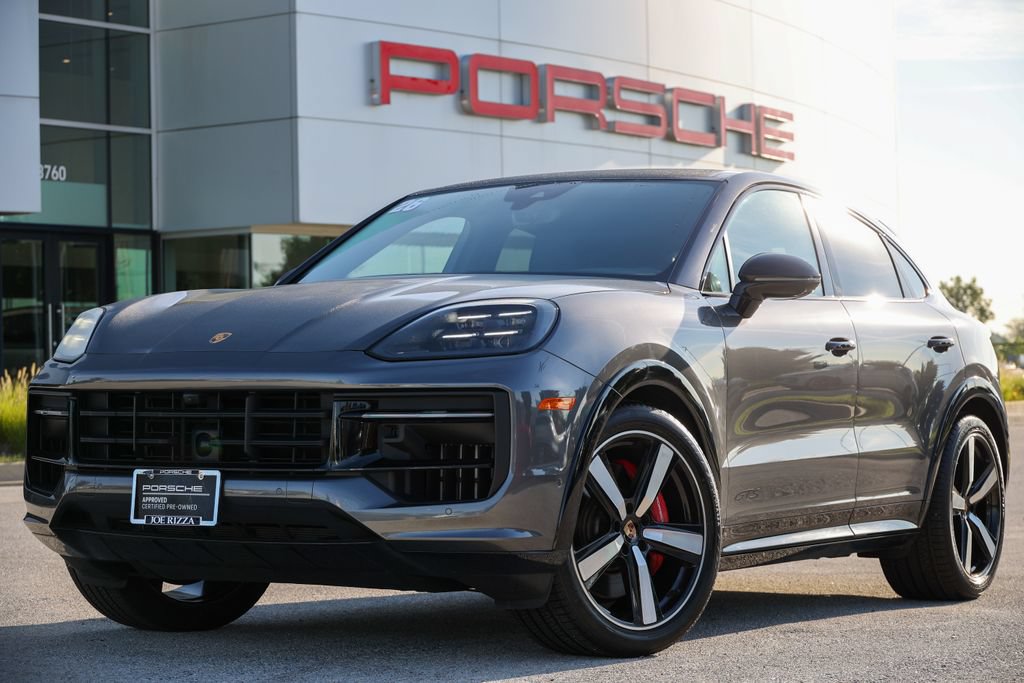 Certified 2025 Porsche Cayenne GTS AWD/4WD image 1