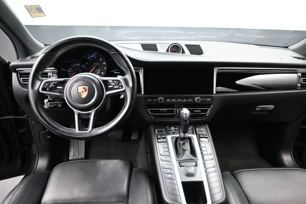 Used 2020 Porsche Macan AWD/4WD image 16