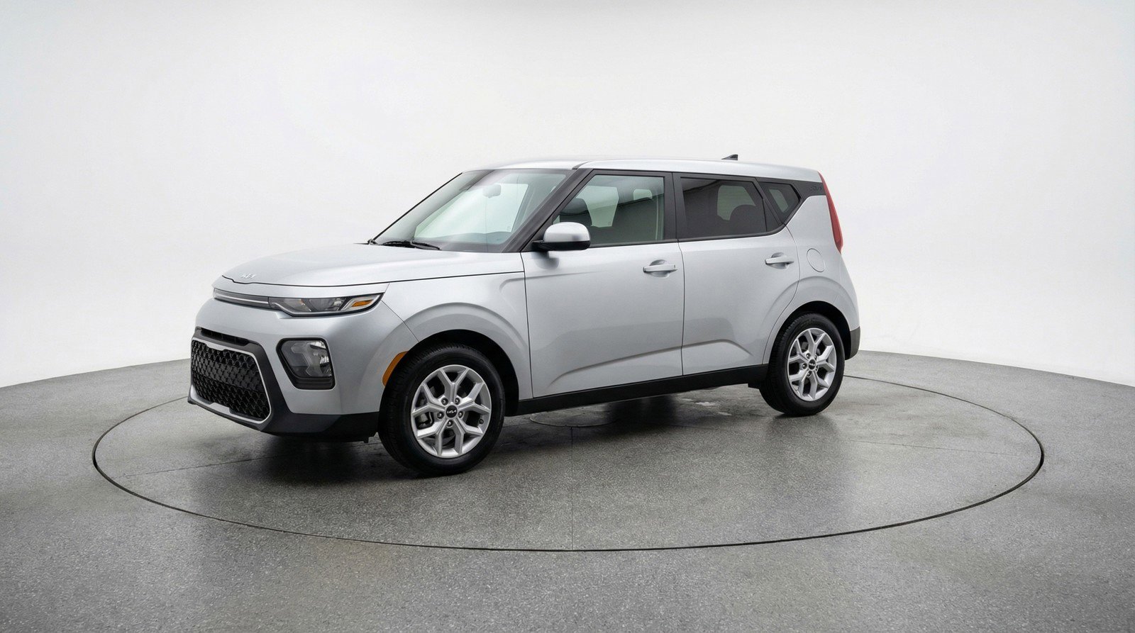 Used 2025 Kia Soul LX w/ LX Technology Package FWD image 3