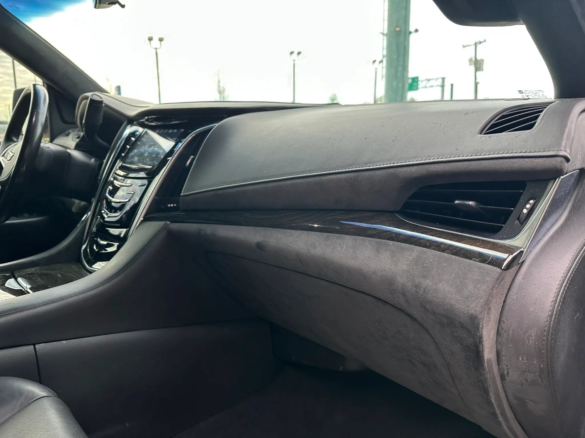 Used 2019 Cadillac Escalade ESV Platinum AWD/4WD image 23