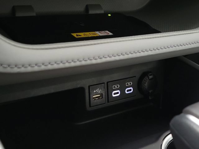 Used 2023 Toyota Highlander XLE FWD image 34
