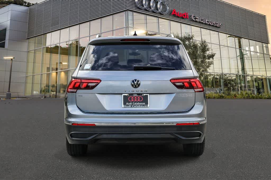 Used 2022 Volkswagen Tiguan SE w/ Panoramic Sunroof Package image 3