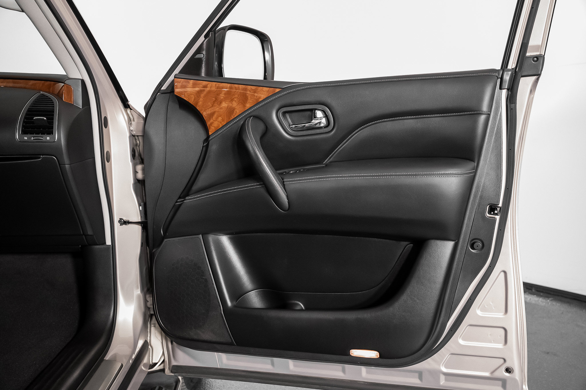Used 2019 INFINITI QX80 Luxe w/ Proassist Package RWD image 60