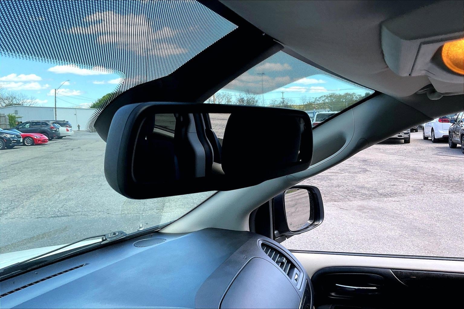 Used 2019 Dodge Grand Caravan SE FWD image 34
